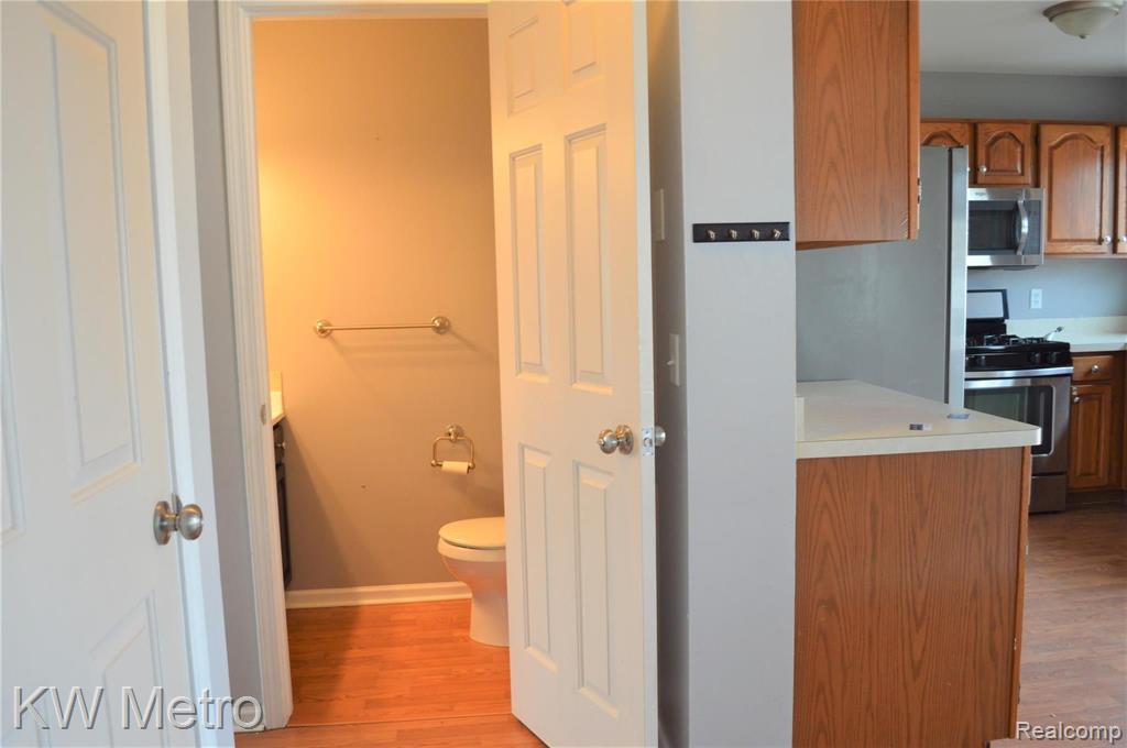 26827 Antique Road Woodhaven, MI 48183 - Photo 12 of 26