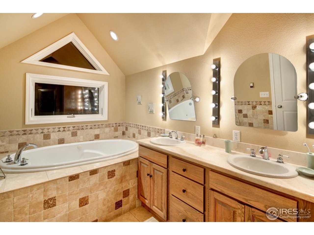 6960 Milner Mountain Ranch Road Fort Collins, CO 80526 - Photo 14 of 34 Luxurious master bathroom