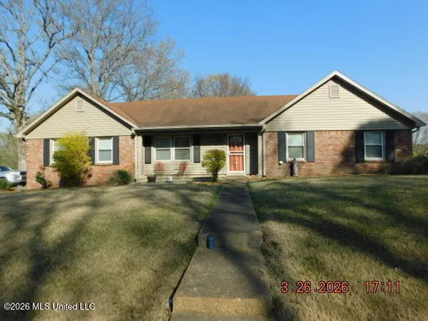 $269,900 | 2224 Itasca Drive, Nesbit, MS 38651