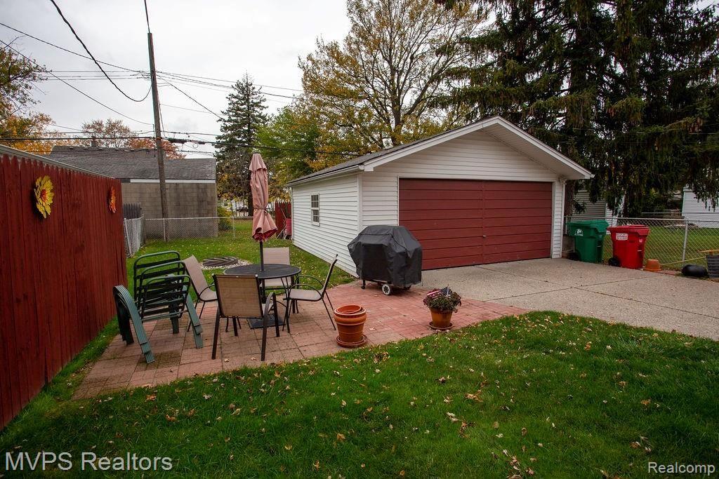 22123 Normandy Avenue Eastpointe, MI 48021 - Photo 14 of 15
