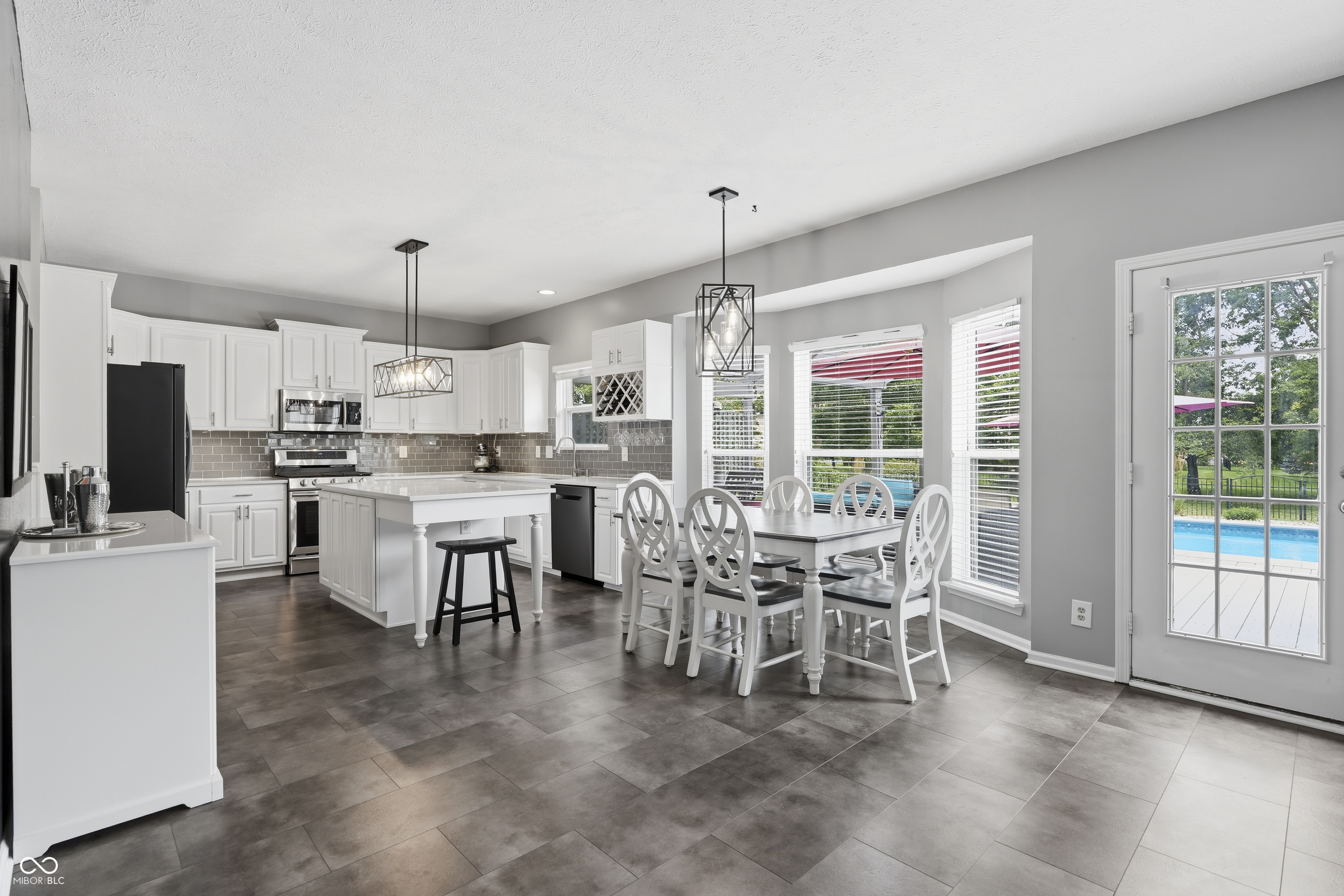 12433 Springbrooke Run Carmel, IN 46033 - Photo 12 of 69