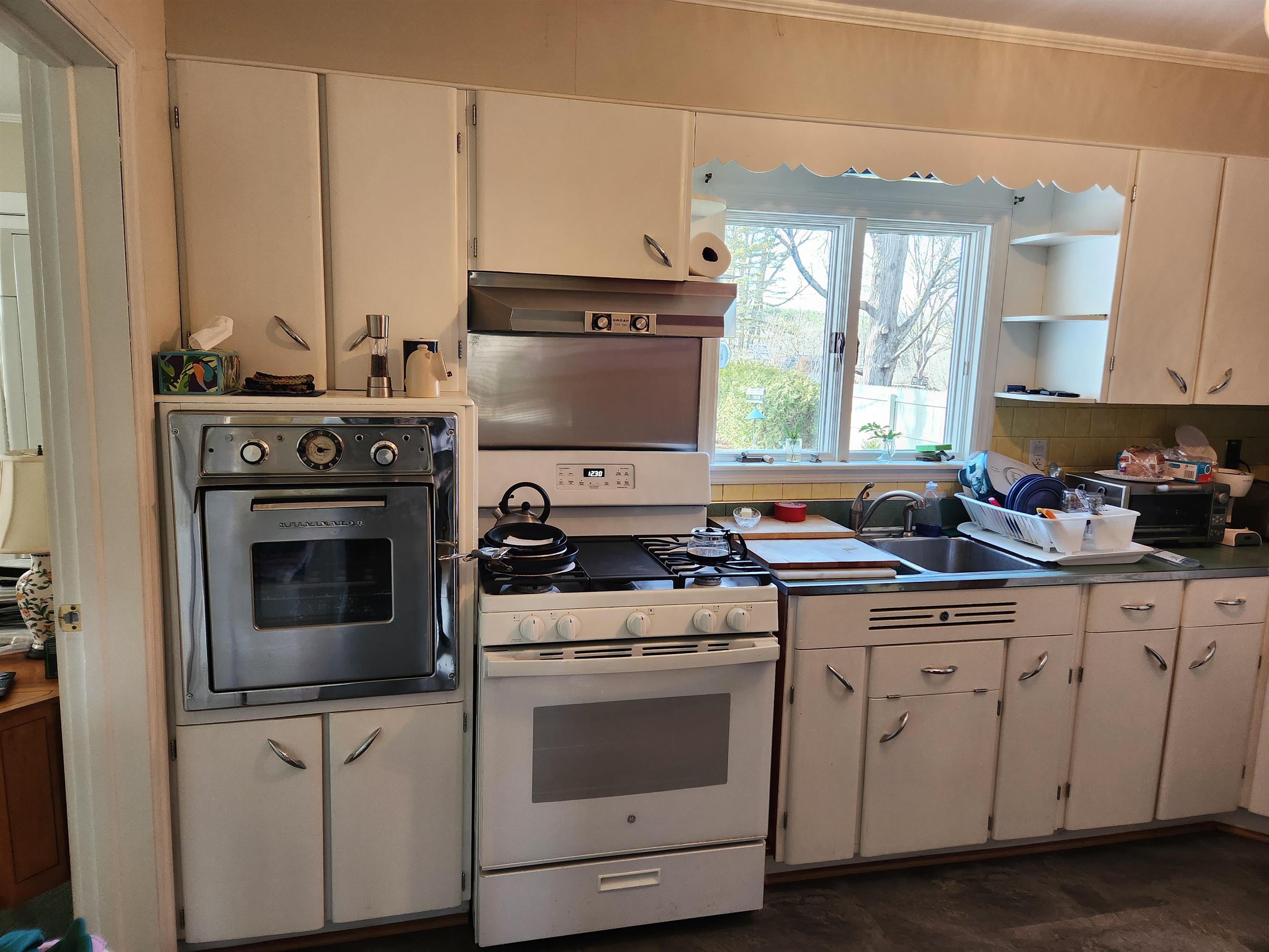 291 College Street North Poultney, VT 05764 - Photo 15 of 28