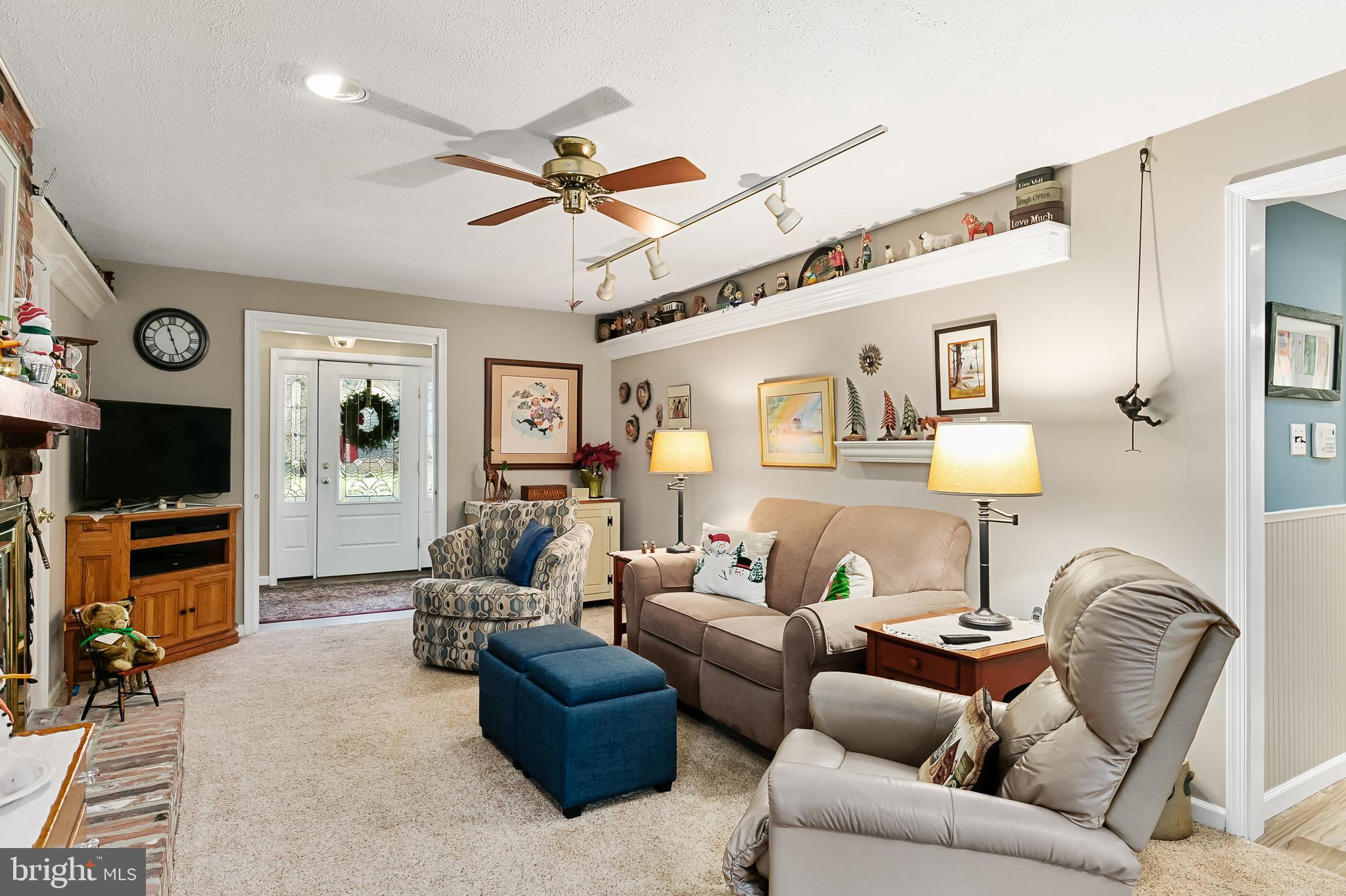 181 Westover Drive Delran, NJ 08075 - Photo 5 of 53 Family Room with pocket doors to foyer