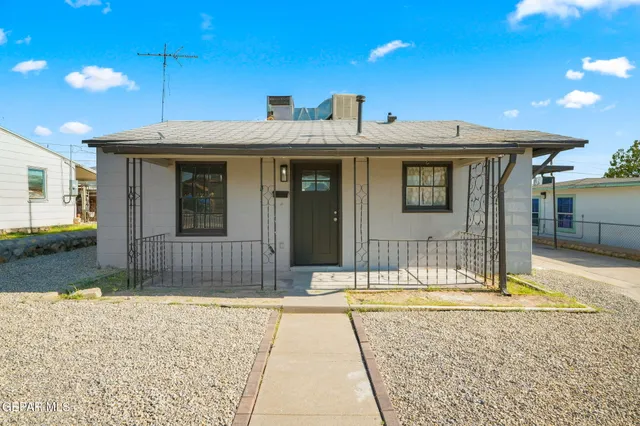 a view of a house with a outdoor space