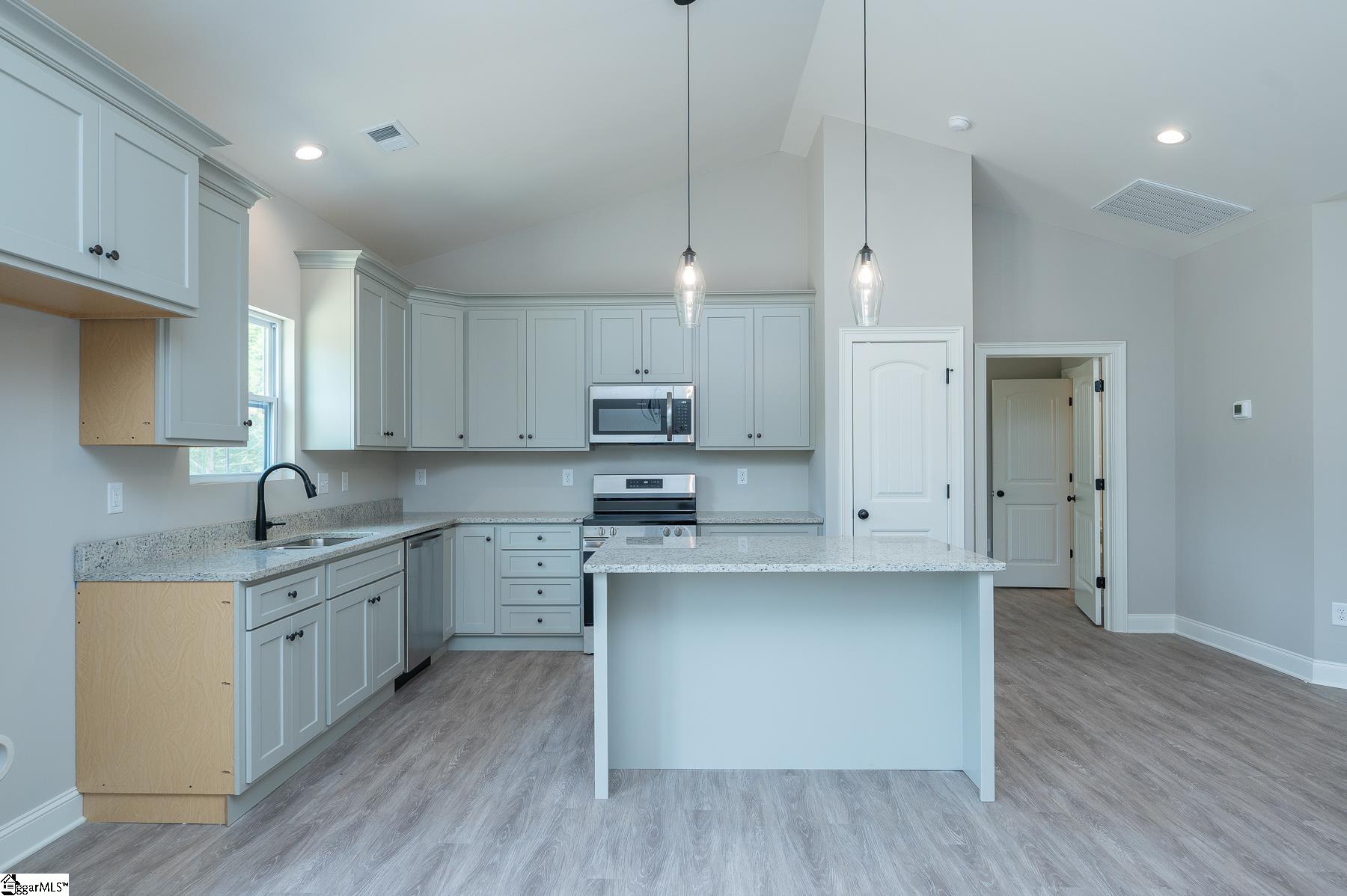 486 Hellams Road Gray Court, SC 29645 - Photo 13 of 32