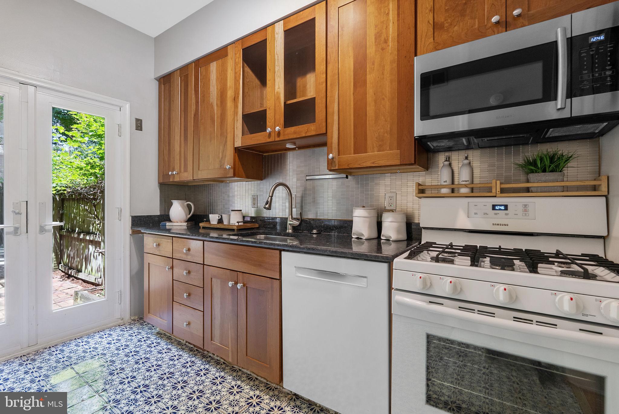 311 9th Street Southeast Washington, DC 20003 - Photo 15 of 32 Kitchen