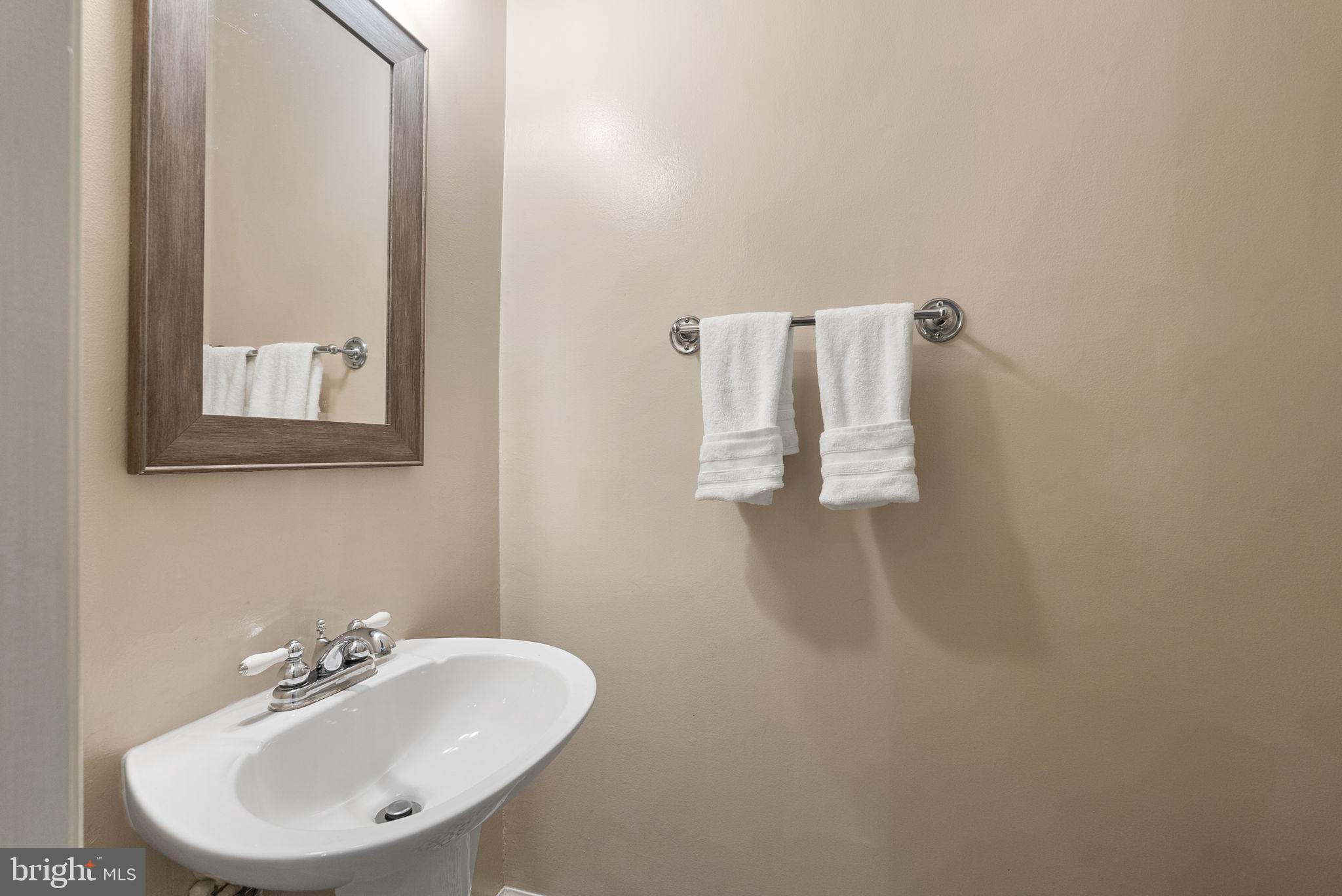 311 9th Street Southeast Washington, DC 20003 - Photo 18 of 32 Powder Room