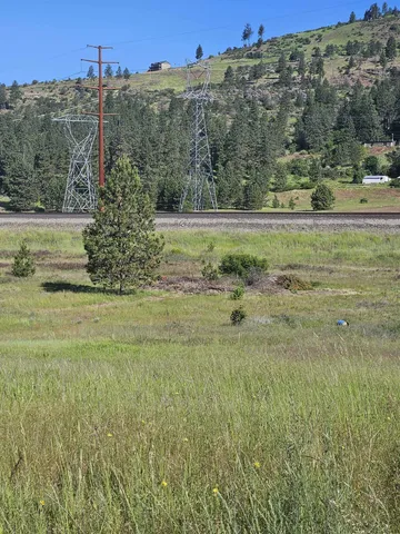 $300,000 | 24225 East Rosewood Avenue, Newman Lake, WA 99025