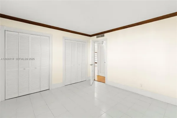 $1,800 | 455 Paradise Isle Boulevard, Unit 402, Hallandale Beach, FL 33009