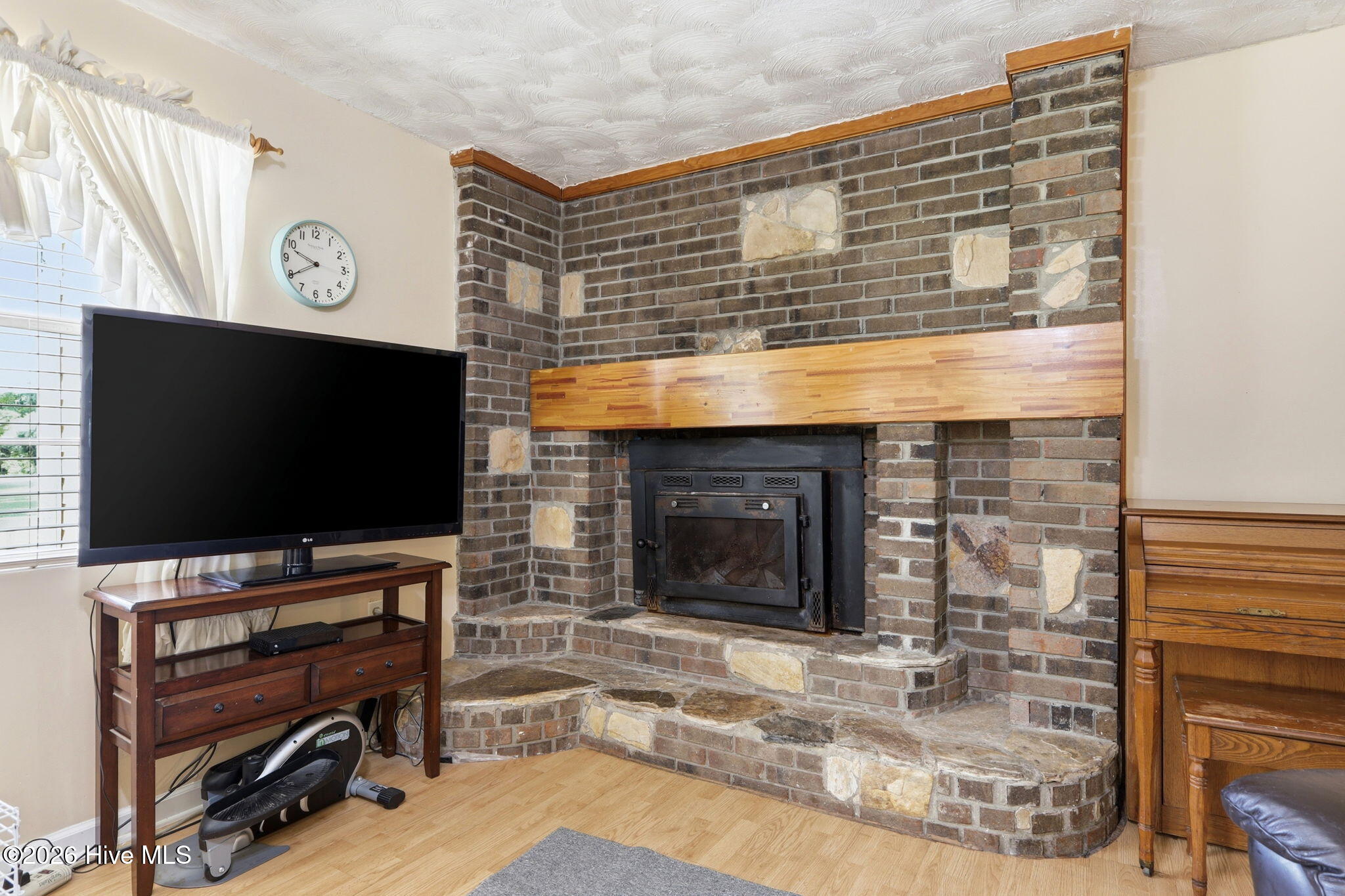 284 Laurel Road Beaufort, NC 28516 - Photo 24 of 41 Wood stove
