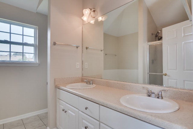 713 Cannock Loop Grovetown, GA 30813 - Photo 19 of 34 Owner's Bathroom