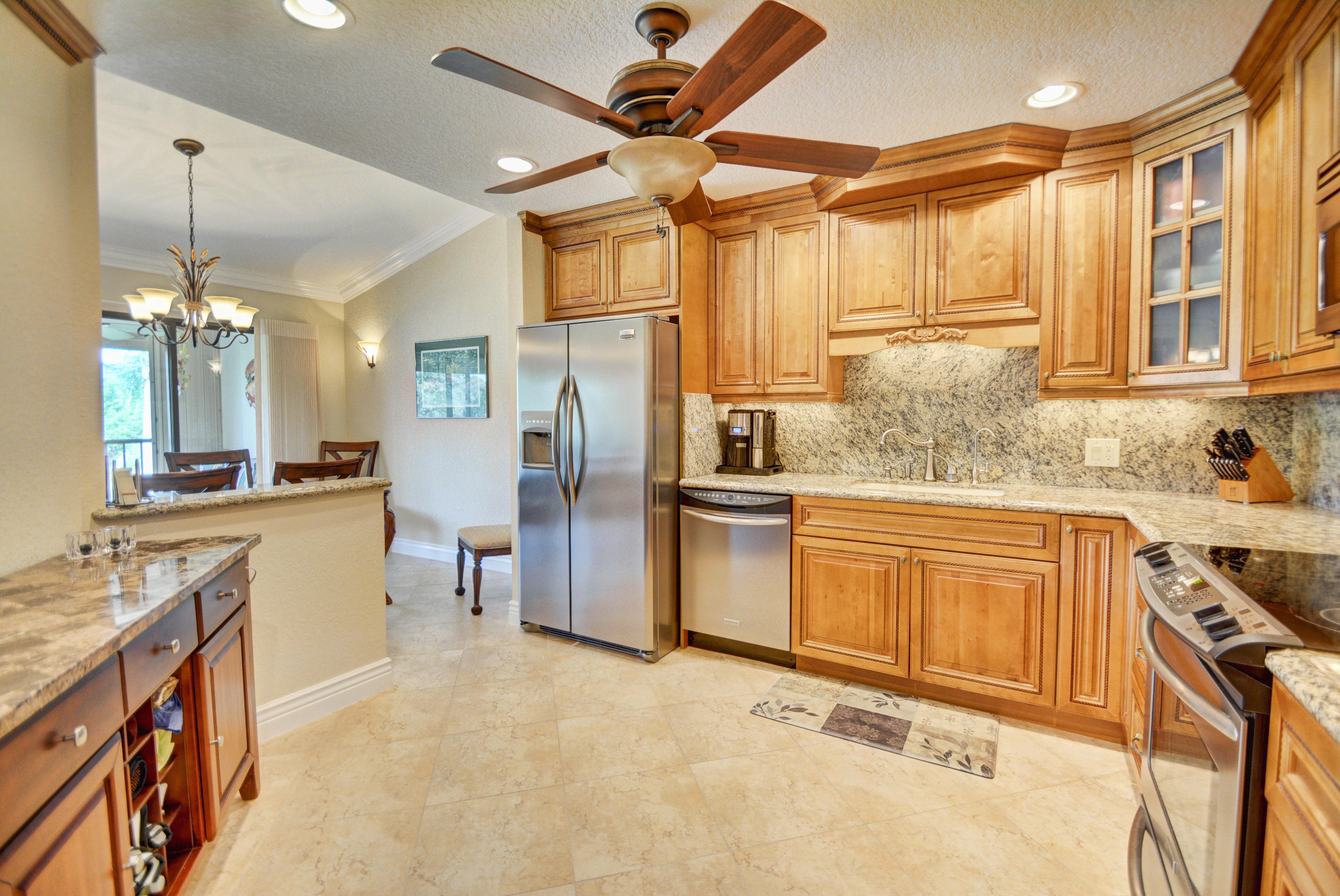 5550 Coach House Circle, Unit G Boca Raton, FL 33486 - Photo 8 of 26 DSC_4739_40_41_42_43
