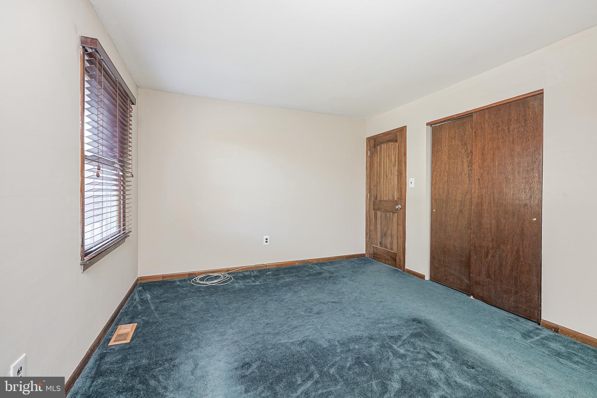 79 Winfield Road Sicklerville, NJ 08081 - Photo 11 of 34