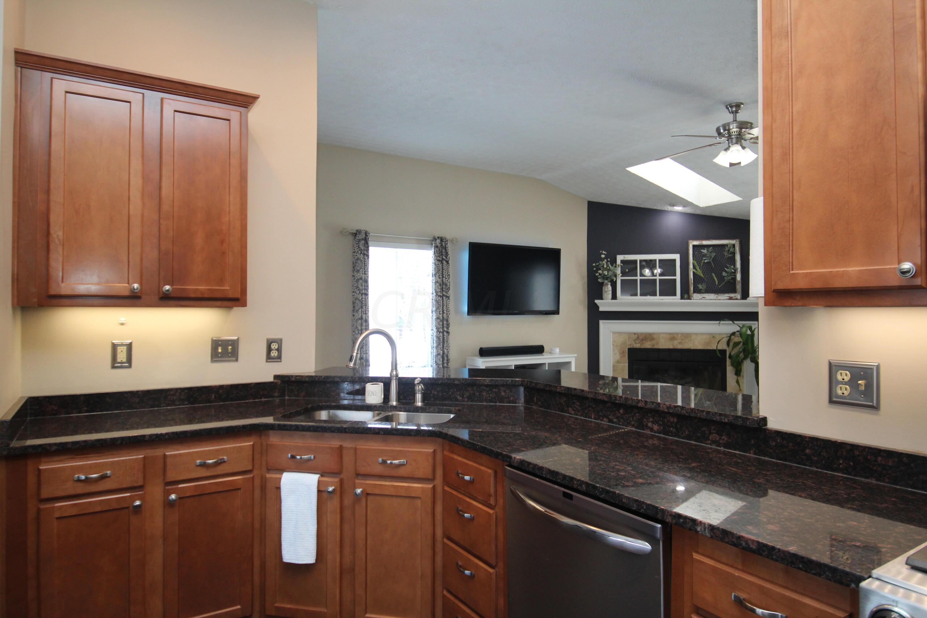 5625 Davidson Road Hilliard, OH 43026 - Photo 21 of 51 kitchen