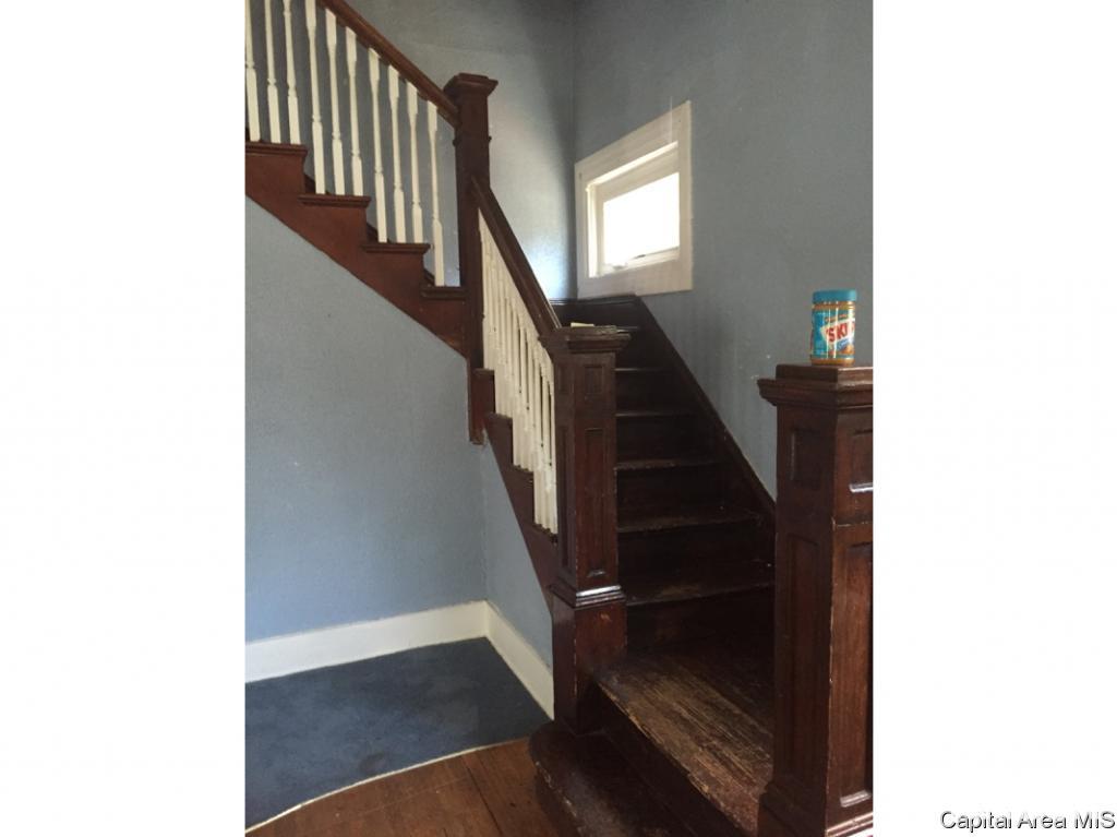 810 North 6th Street Springfield, IL 62702 - Photo 3 of 8