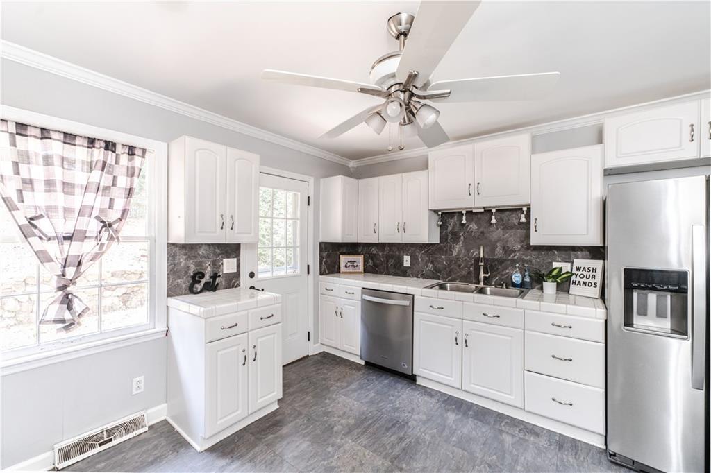 302 East Valley Road Northeast Rome, GA 30161 - Photo 18 of 33