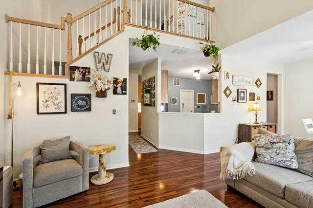 $320,000 | 1835 Wisteria Drive, Aurora, IL 60503