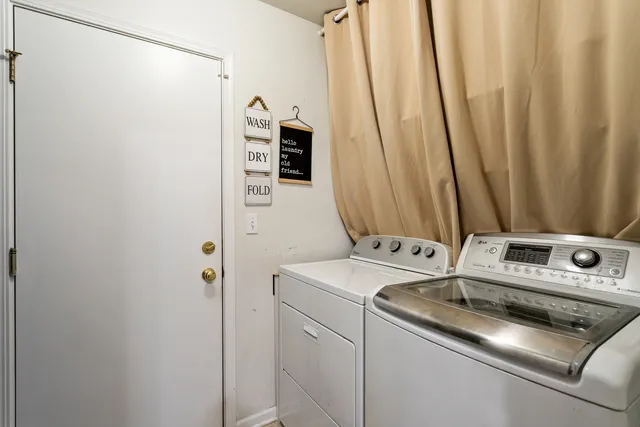 $320,000 | 1835 Wisteria Drive, Aurora, IL 60503