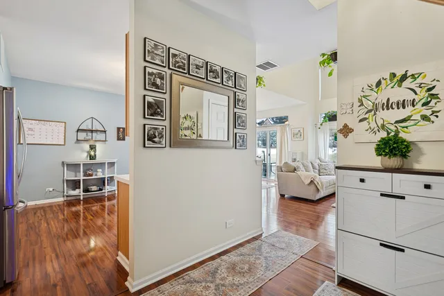 $320,000 | 1835 Wisteria Drive, Aurora, IL 60503