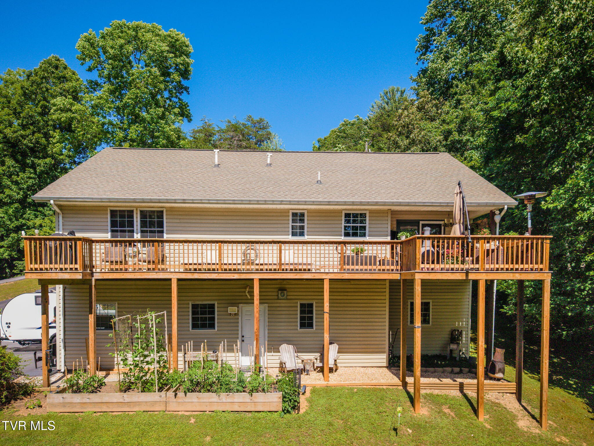 109 Cherokee Circle Erwin, TN 37650 - Photo 4 of 35 028