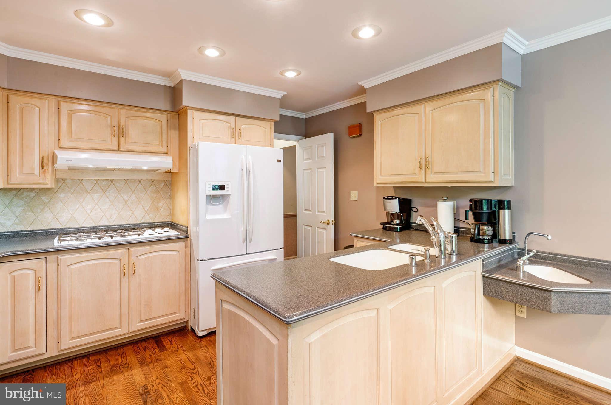 3115 Fox Mill Road Oakton, VA 22124 - Photo 19 of 27 Kitchen