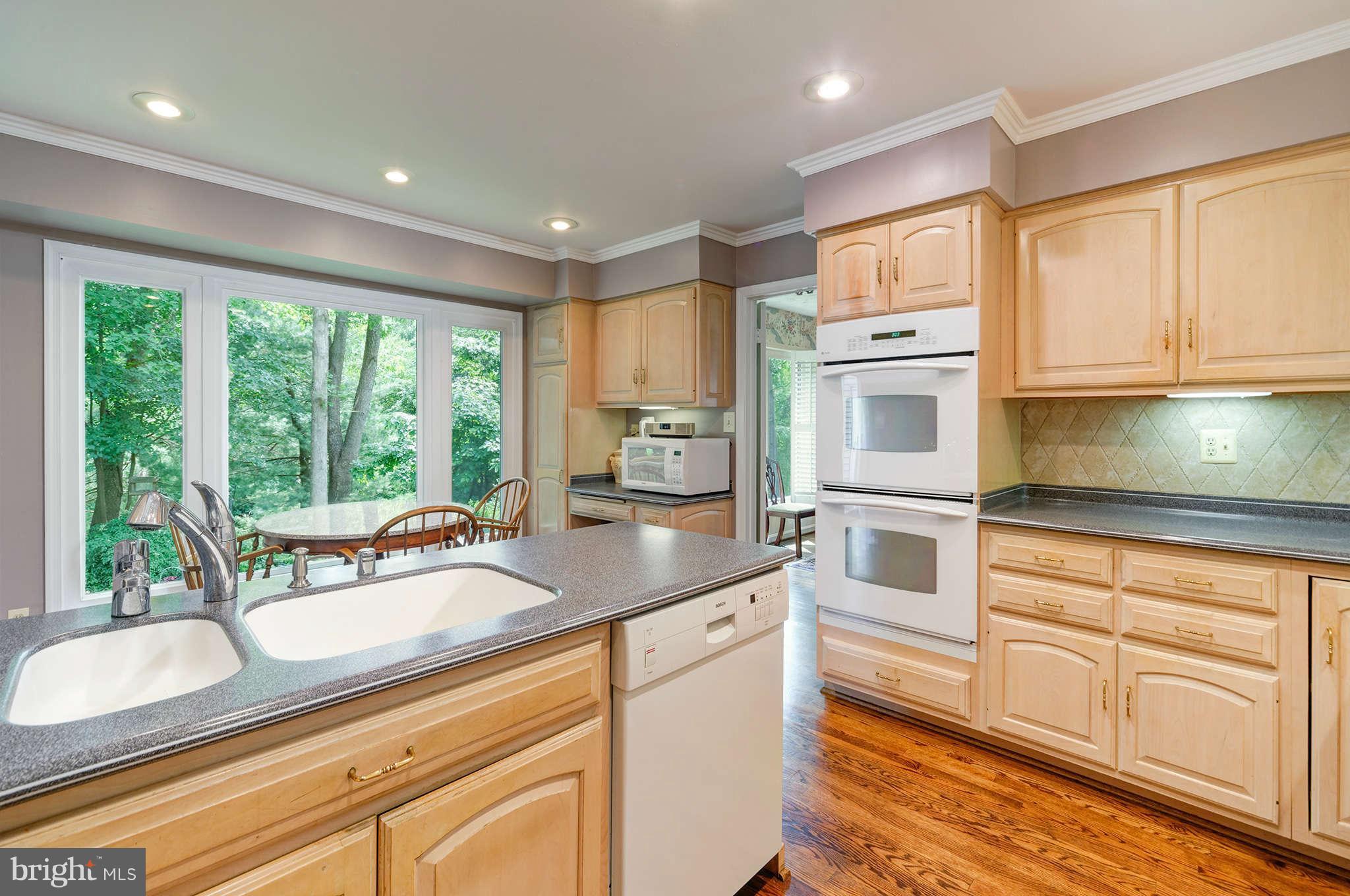 3115 Fox Mill Road Oakton, VA 22124 - Photo 20 of 27 Kitchen