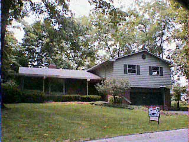 946 Spring Grove Lane Columbus, OH 43235 - Photo 1 of 1