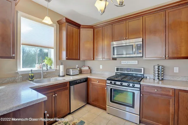 $3,000 | 631 Sloan Court, Matawan, NJ 07747