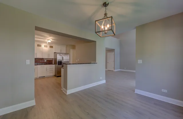 $384,896 | 195 Island Court, Unit 195, Schaumburg, IL 60193