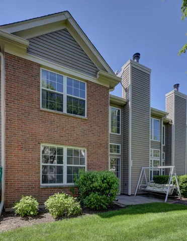 $384,896 | 195 Island Court, Unit 195, Schaumburg, IL 60193