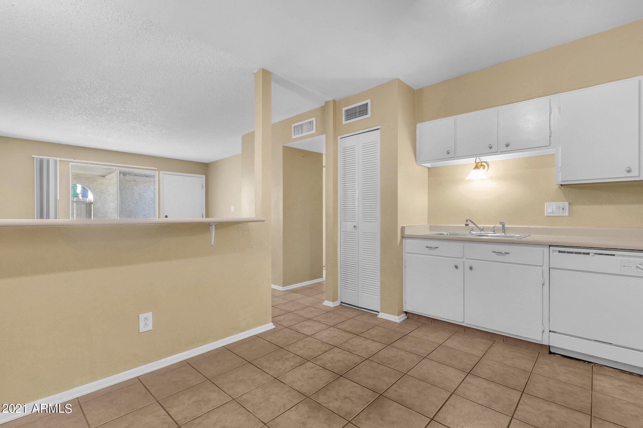 720 South Dobson Road, Unit 10 Mesa, AZ 85202 - Photo 14 of 22 16-web-or-mls-720-s-dobson-rd-unit-10