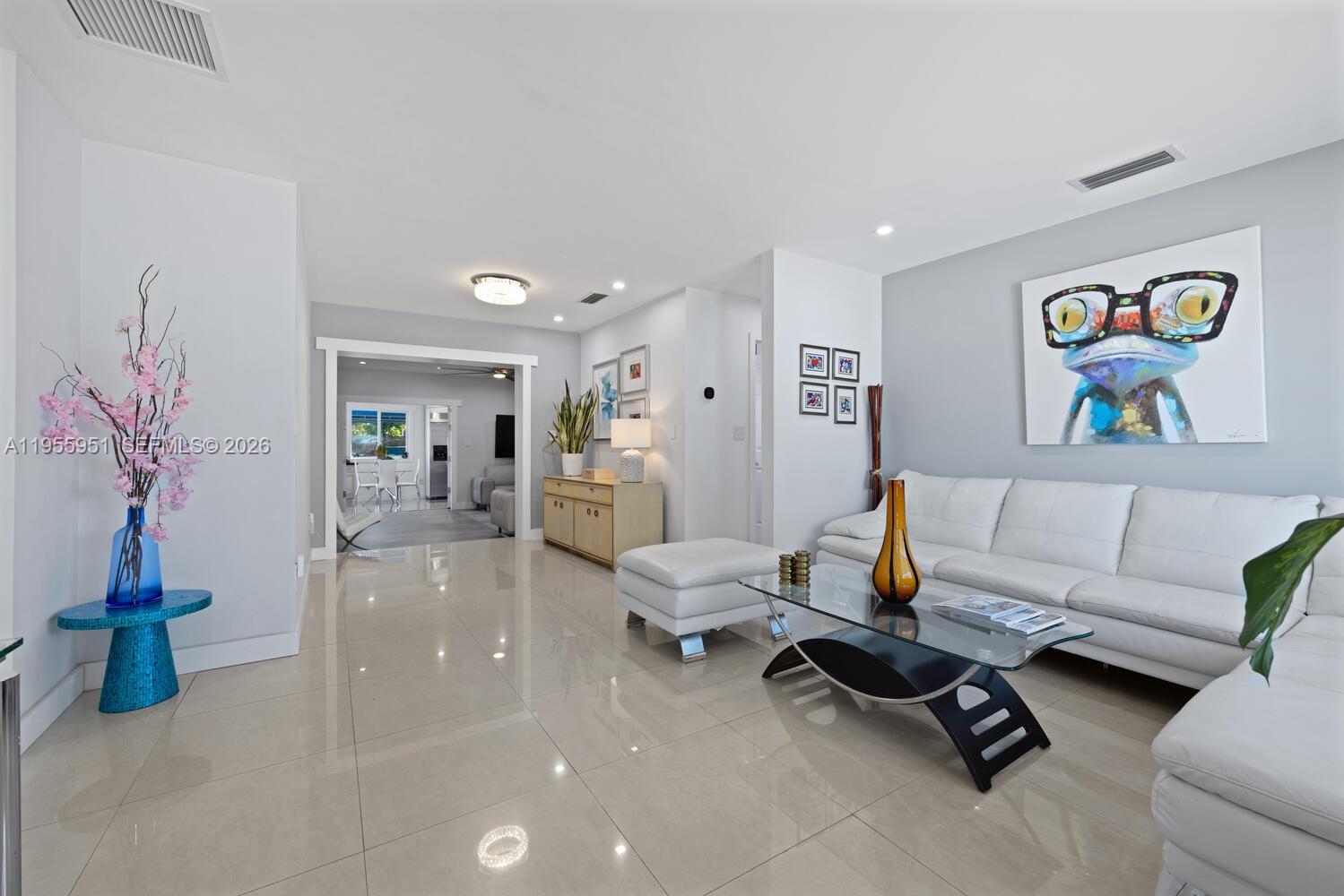 6423 Southwest 107th Place Miami, FL 33173 - Photo 3 of 40