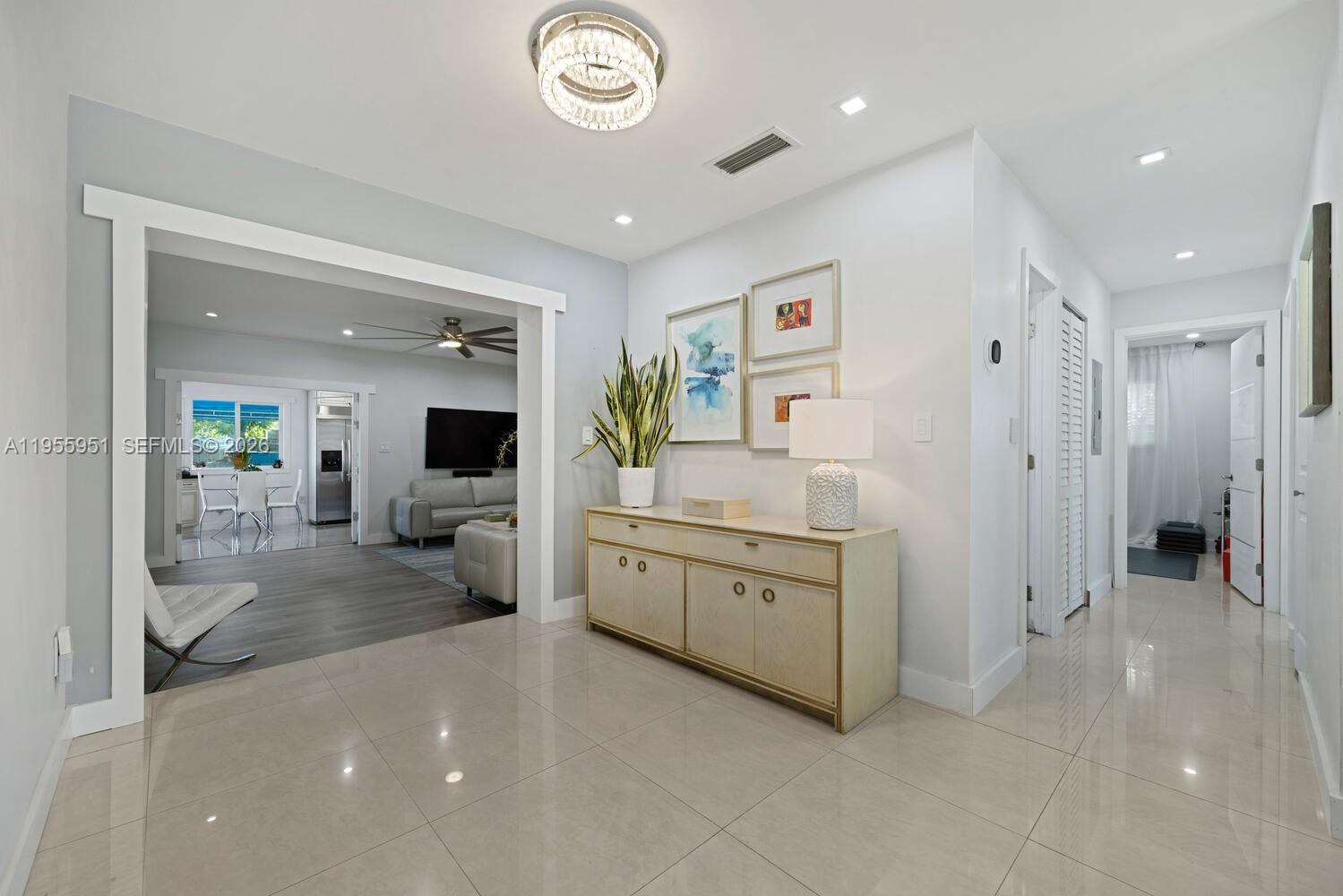 6423 Southwest 107th Place Miami, FL 33173 - Photo 4 of 40