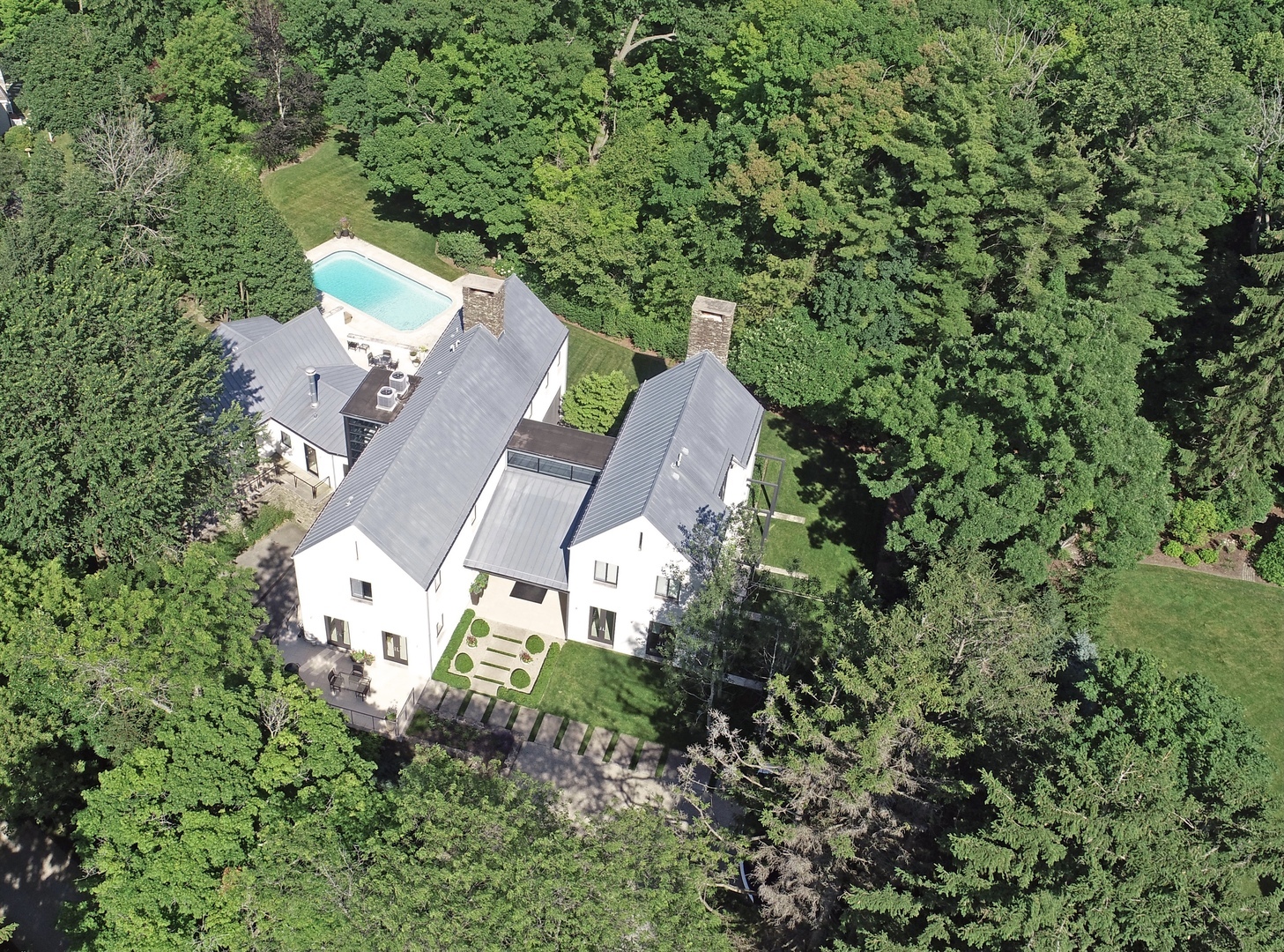 435 Thorne Lane Lake Forest, IL 60045 - Photo 1 of 42 an aerial view of a house with a yard and outdoor seating