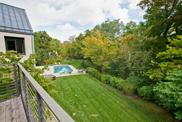 435 Thorne Lane Lake Forest, IL 60045 - Photo 22 of 42 a view of a balcony with an outdoor space