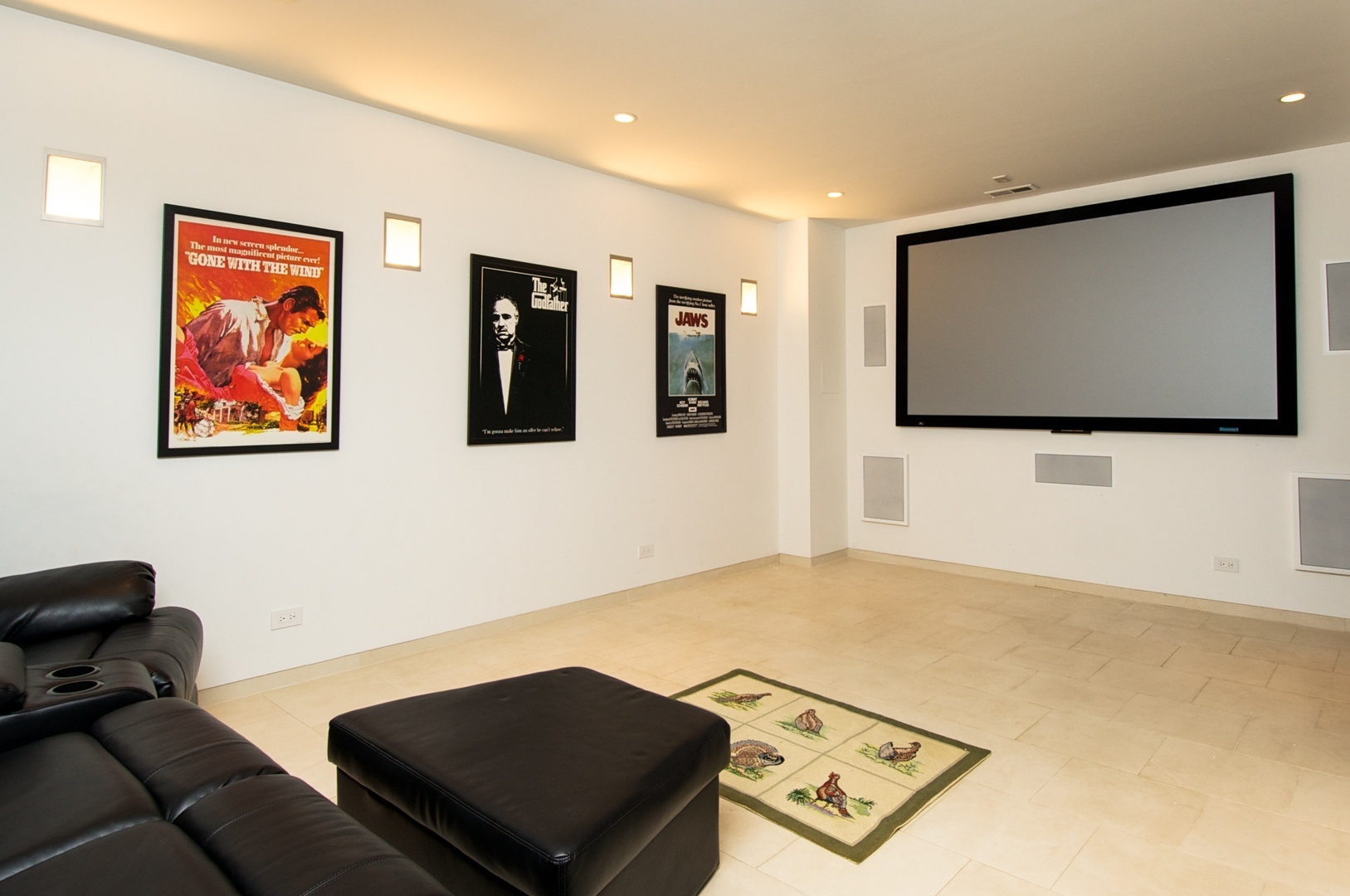 435 Thorne Lane Lake Forest, IL 60045 - Photo 26 of 42 a living room with furniture and a flat screen tv