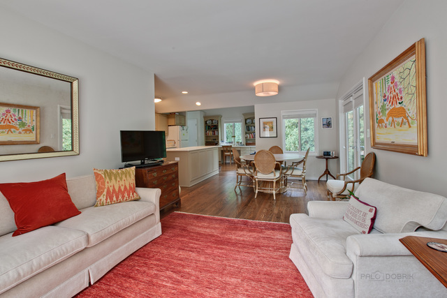 435 Thorne Lane Lake Forest, IL 60045 - Photo 38 of 42 a living room with furniture and a flat screen tv