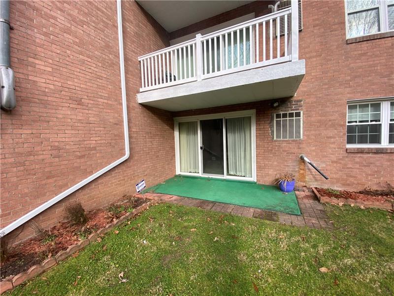209 Coraopolis Road, Unit D2 Coraopolis, PA 15108 - Photo 8 of 11 Gallery Image 8