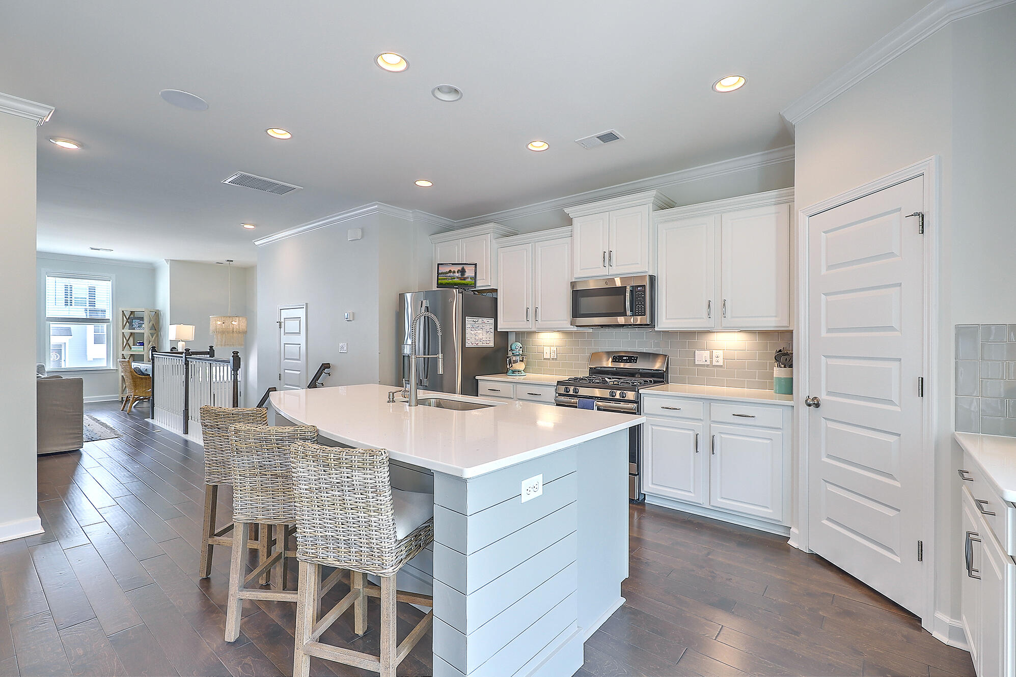 1548 Moss Spring Road Mount Pleasant, SC 29466 - Photo 10 of 38 IMG_5016_17_18_19_20_21_22