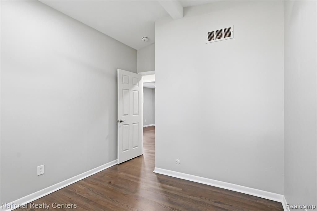 17159 Rougeway Street Livonia, MI 48152 - Photo 22 of 36