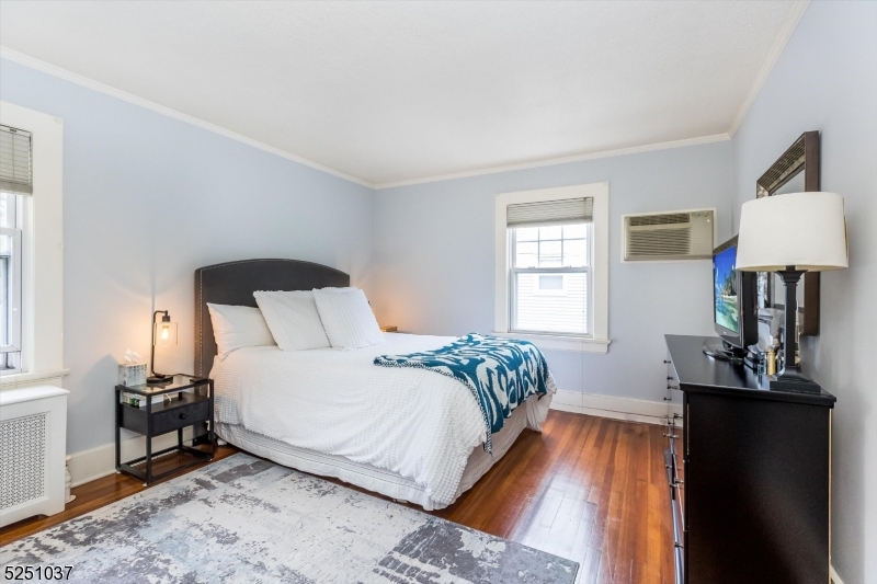 75 Gordonhurst Avenue Montclair, NJ 07043 - Photo 16 of 25