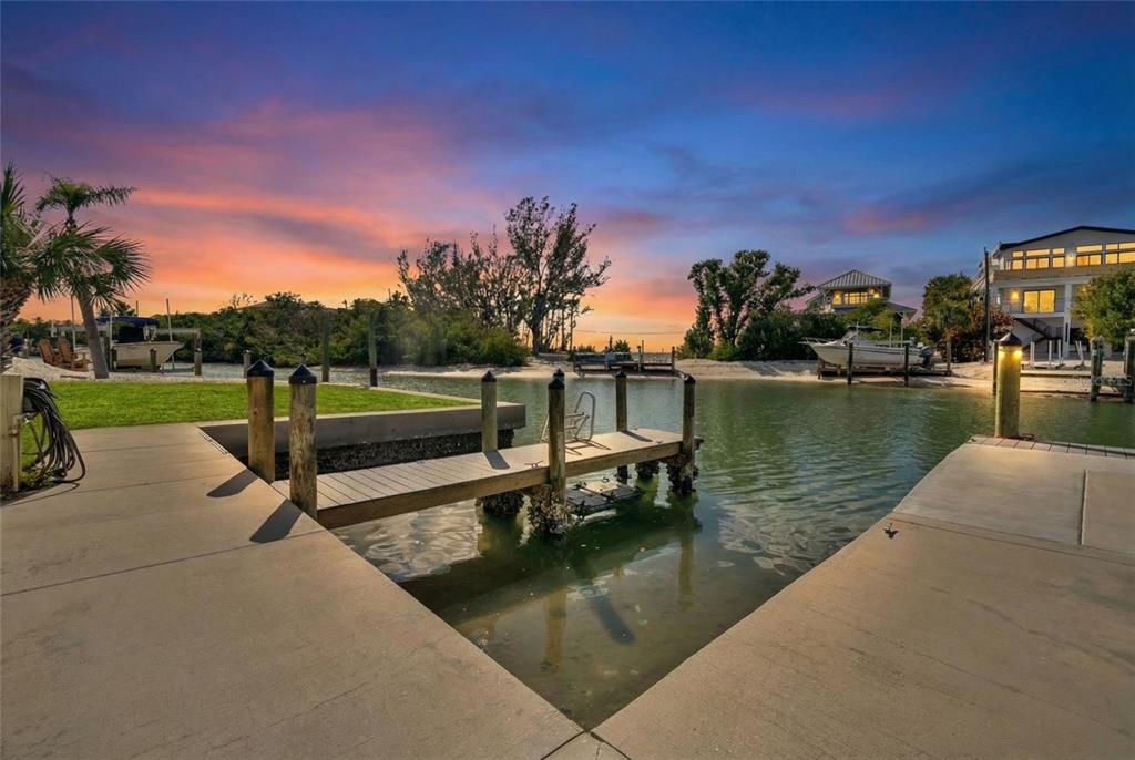 9226 Midnight Pass Road, Unit 3B Sarasota, FL 34242 - Photo 44 of 87