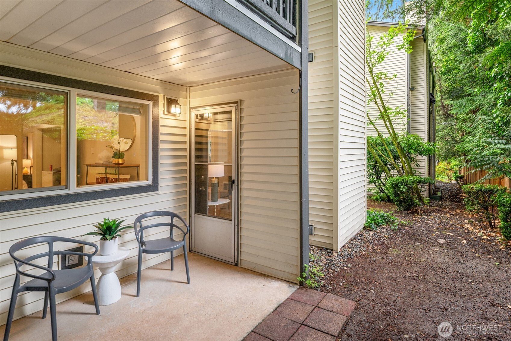 8615 238th Street Southwest, Unit B101 Edmonds, WA 98026 - Photo 6 of 25
