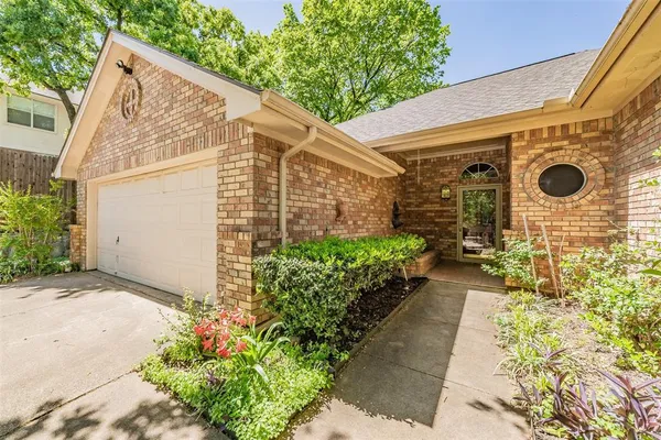 $415,000 | 702 Jonathan Drive, Euless, TX 76040