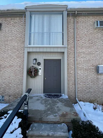 $147,900 | 1717 East 14 Mile Road, Unit C, Birmingham, MI 48009
