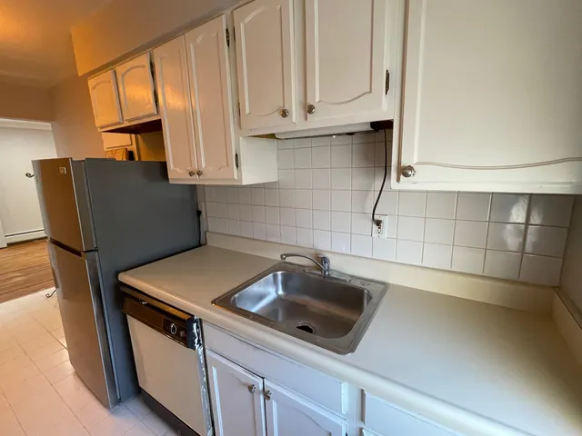 $147,900 | 1717 East 14 Mile Road, Unit C, Birmingham, MI 48009