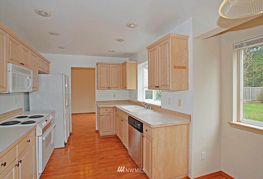 20123 7th Avenue Southeast Bothell, WA 98012 - Photo 5 of 15