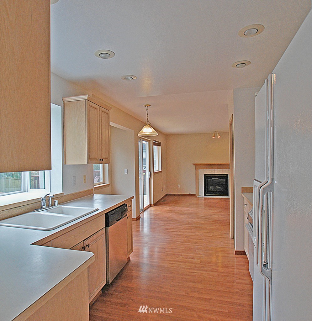 20123 7th Avenue Southeast Bothell, WA 98012 - Photo 6 of 15