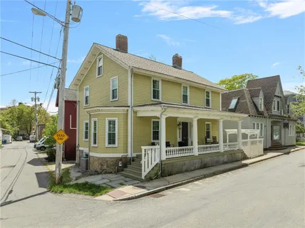 $1,699,000 | 17 Old Beach Road, Newport, RI 02840