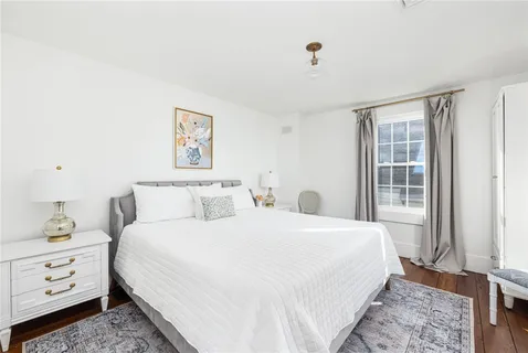 $1,699,000 | 17 Old Beach Road, Newport, RI 02840